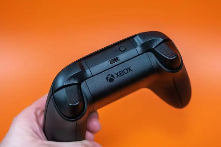 文章:《Xbox无线控制器(2020)回顾：迄今最好的》_配图1