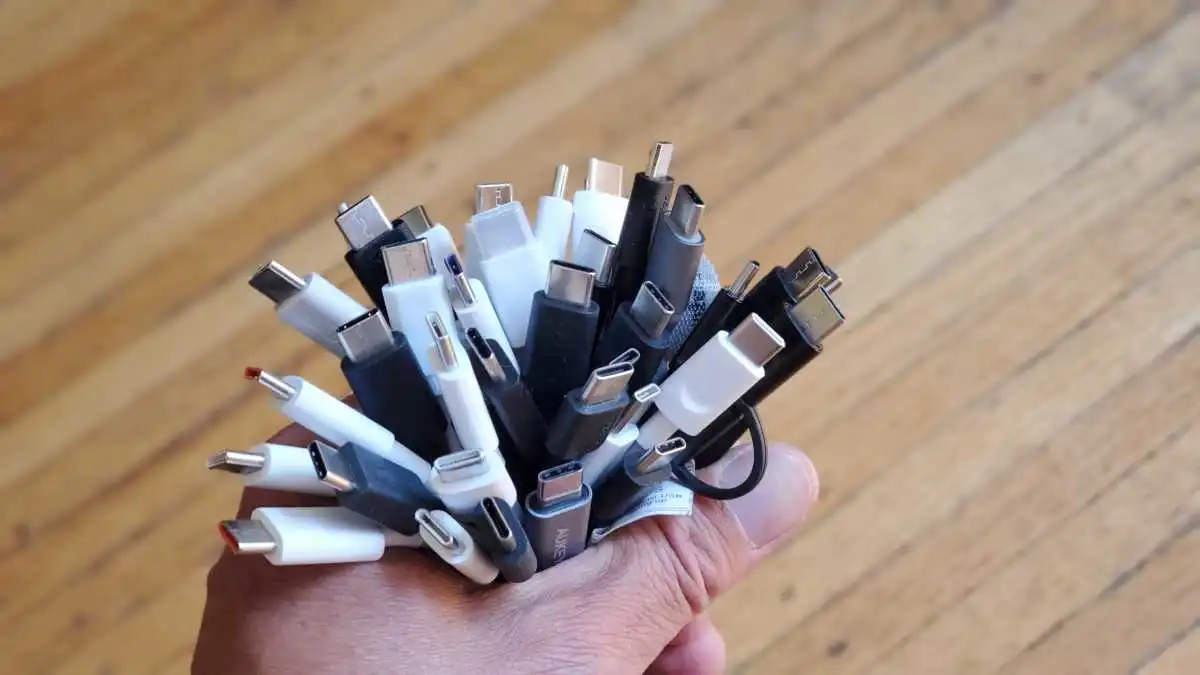 文章:《我们测试了43根旧的USB-C转USB-A电缆。1很棒。有10个是危险的》_配图3