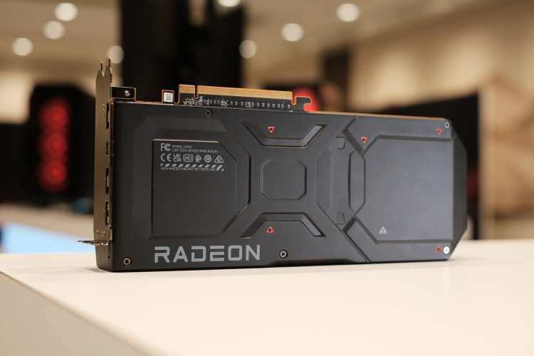 文章:《近距离观看AMD华丽的RADEON RX 7900 XTX》_配图2