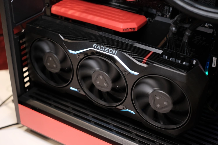 文章:《近距离观看AMD华丽的RADEON RX 7900 XTX》_配图10