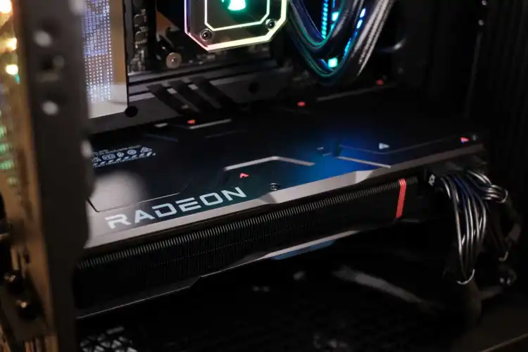 文章:《一个极其罕见的Radeon驱动程序漏洞正在破坏PC。这一异国情调让我复活了》_配图