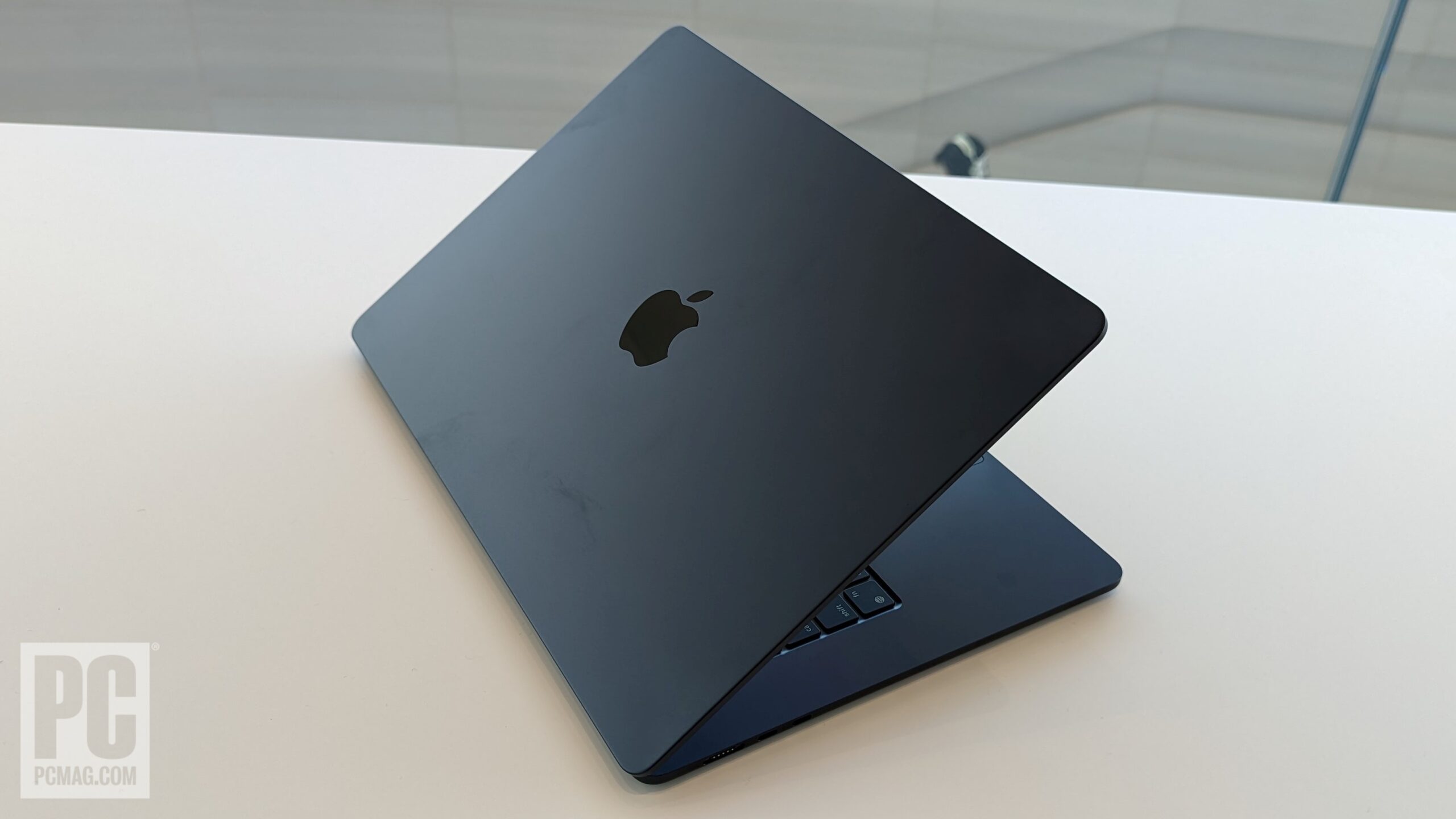 文章:《15英寸MacBook Air与13英寸MacBook Air：更大，是的，但更好？》_配图