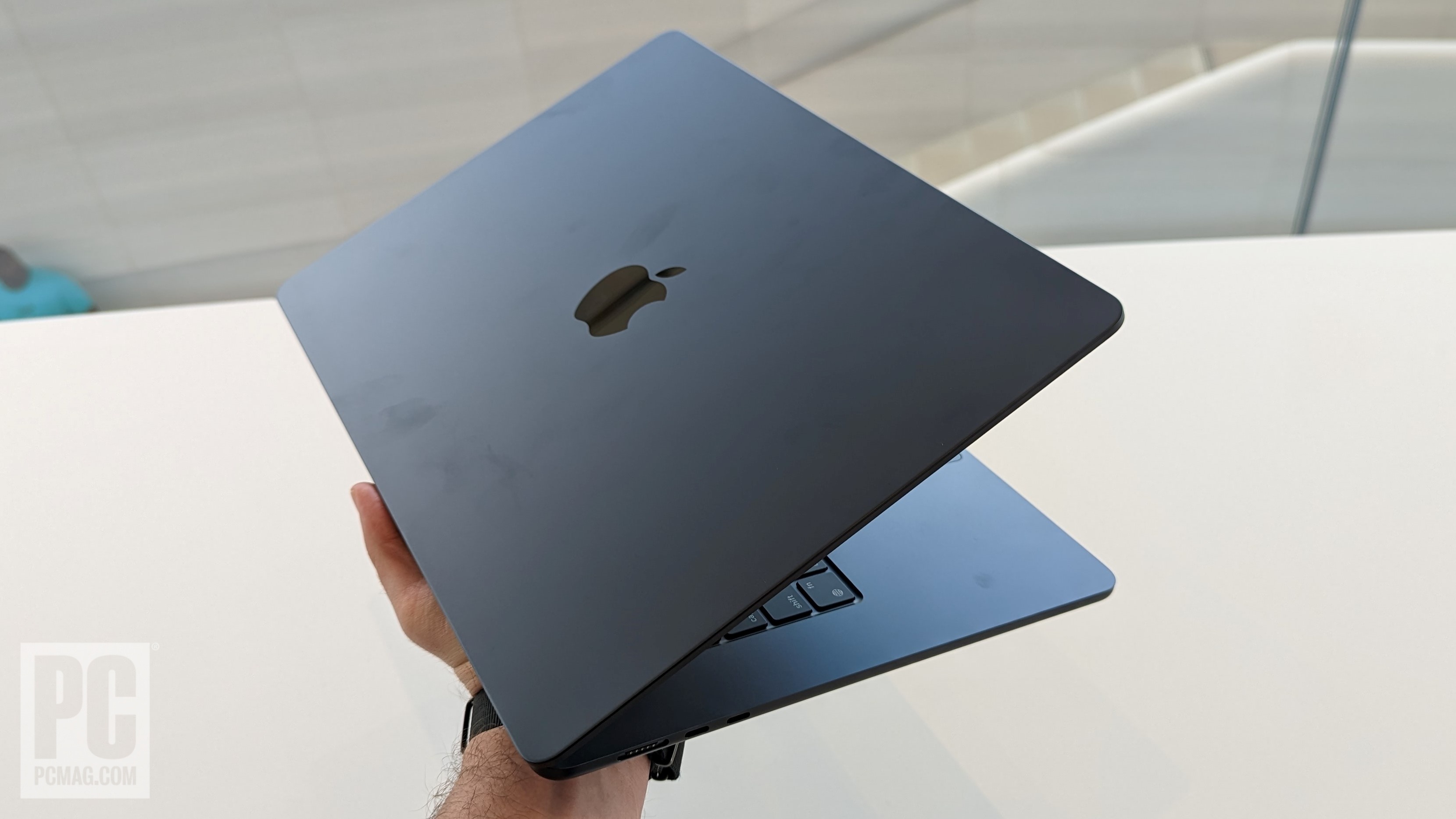 文章:《15英寸MacBook Air与13英寸MacBook Air：更大，是的，但更好？》_配图1