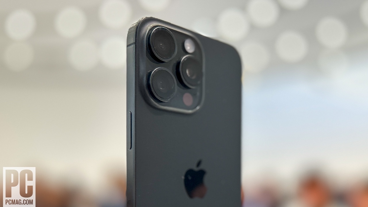 文章:《IPhone 15 Pro Max有一个四棱镜摄像头–这到底是什么？》_配图