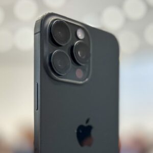 文章:《IPhone 15 Pro Max有一个四棱镜摄像头–这到底是什么？》缩略图