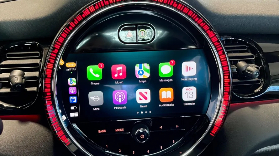 文章:《让你的眼睛盯着道路：每个司机都应该知道的13个Apple CarPlay提示》_配图