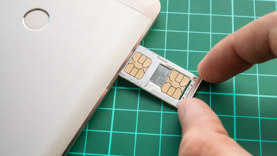 文章:《谷歌表示，Android将更轻松地交换SIM卡》_配图
