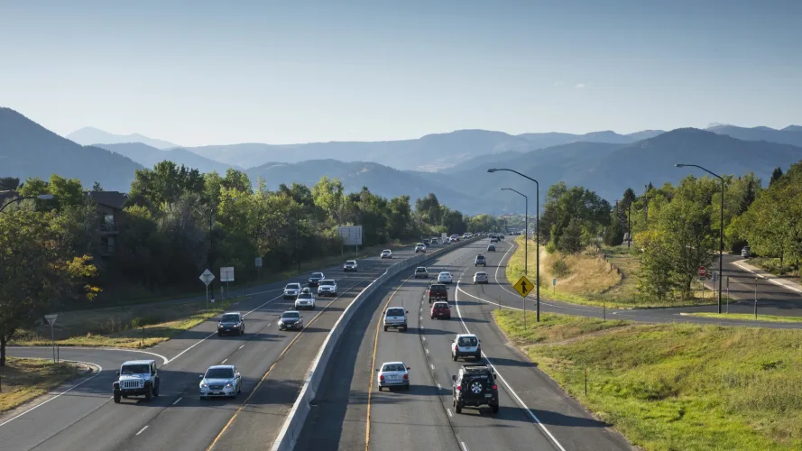 文章:《科罗拉多州要求到2032年电动汽车销量达到82%》_配图