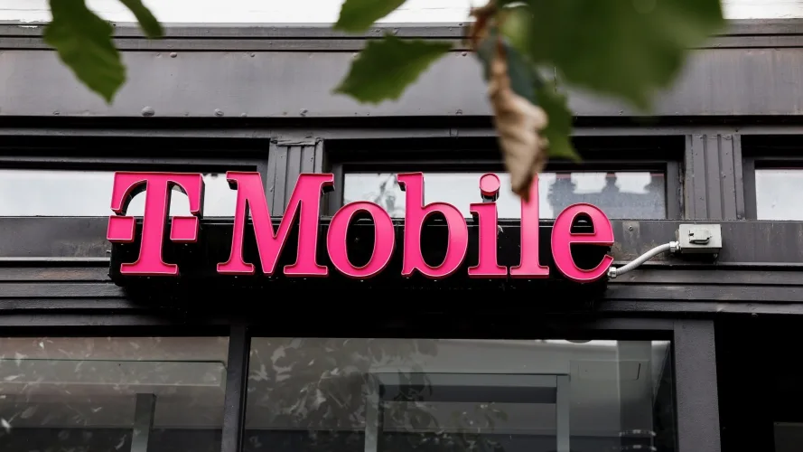 文章:《在遭到强烈反对后，T-Mobile不会将用户迁移到更昂贵的套餐》_配图